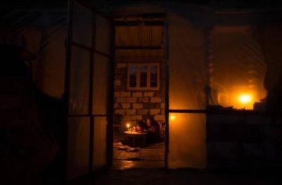 موقع عبري يكشف خطوة إسرائيلية قادمة لتحسين ساعات الكهرباء بغزة