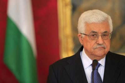الرئيس عباس يستجيب لمناشدة طفل ويأمر بتوفير العلاج اللازم له