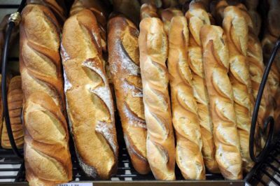 فرنسا ترشح خبز الباغيت إلى قائمة اليونسكو للتراث