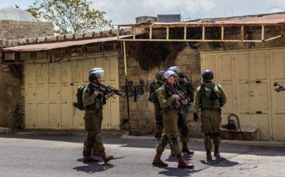 حملة اعتقالات في الضفة الغربية تخللها إصابة جندي إسرائيلي