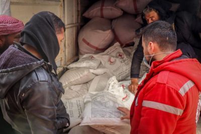 الهلال الأحمر العربي السوري ينفي منشورات منسوبة له عن توزيع مساعدات