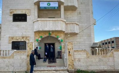 محام يتبرع بمنزله الفخم ليتامى الحرب شرقي سوريا