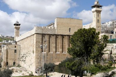 الجيش الإسرائيلي يزعم إحباطه عملية طعن قرب المسجد الإبراهيمي