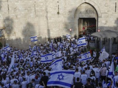 الكابينيت الإسرائيلي يعيد النظر بقرار الشرطة إلغاء مسيرة المستوطنين بالقدس