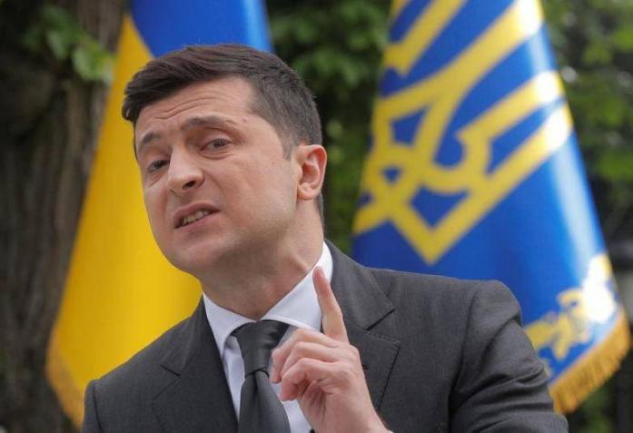 رئيس أوكرانيا يريد دعماً من بايدن في مواجهة روسيا