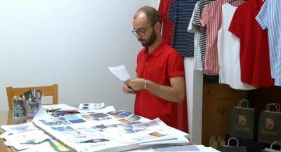 شاهد.. أول مصمم أزياء للرجال في قطاع غزة يتطلع للعالمية