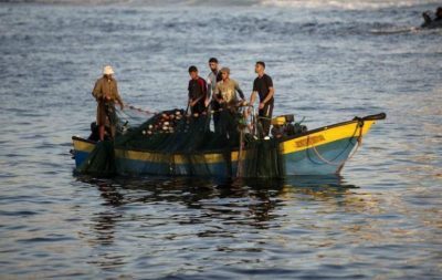 قوات الاحتلال تفرج عن حسكات ومعدات صيد لـ «صيادي غزة»