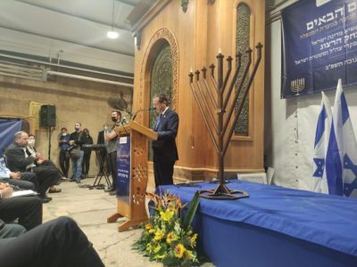 الرئيس الإسرائيلي يقتحم المسجد الإبراهيمي في الخليل (شاهد)