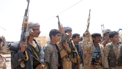 الجيش اليمني يعلن صد 5 هجمات برية للحوثيين