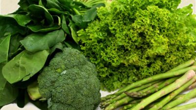 الأطعمة الخضراء وتأثيرها على الحالة المزاجية والنفسية